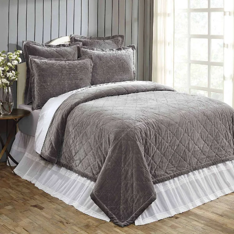 Lydia Smoke Queen Quilt 92Wx92L VHC Brands